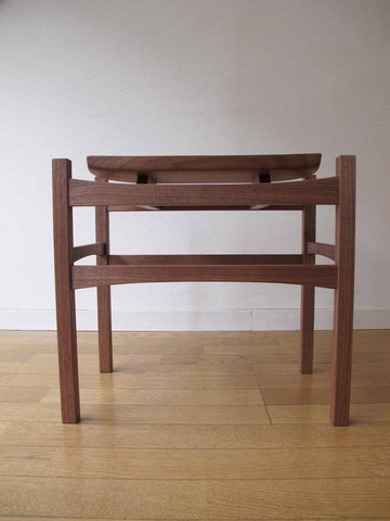 stool.bw.2.jpg