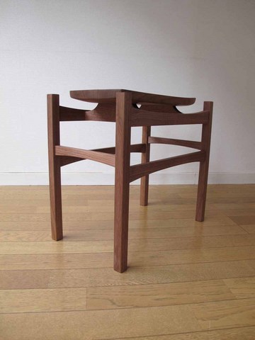 stool.bw.3.jpg