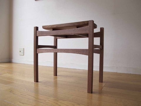 stool.bw.4.jpg